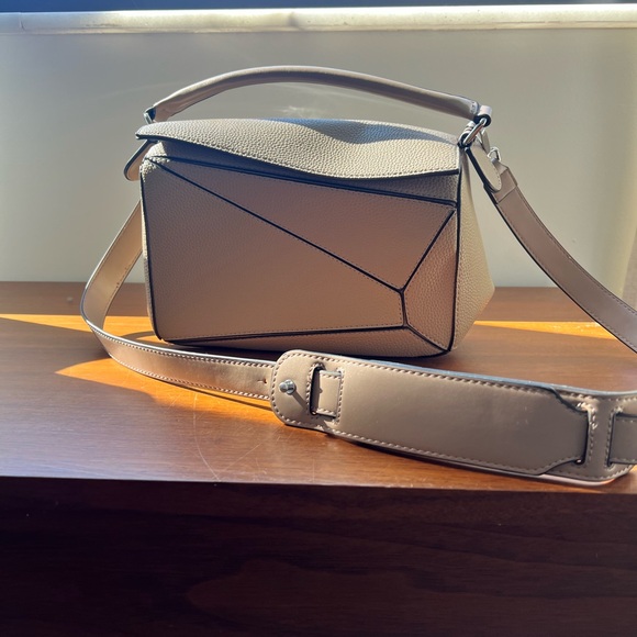 Amazon Puzzle style bag in tan - Picture 2 of 3